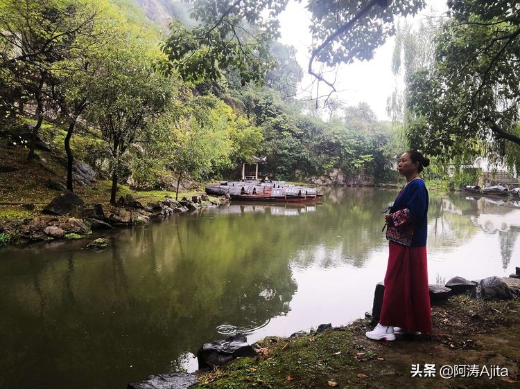 勿谓湖小,天在其中:绍兴东湖