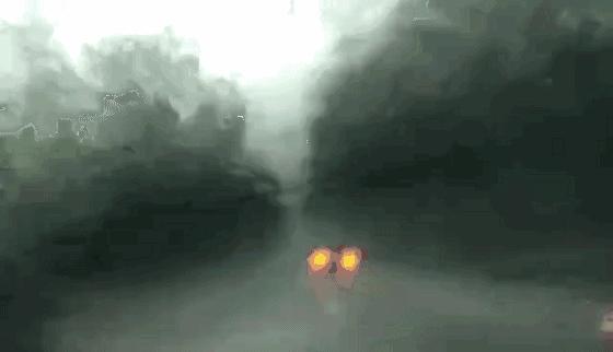 车前挡风玻璃油膜怎么去除妙招,去除车前挡油膜