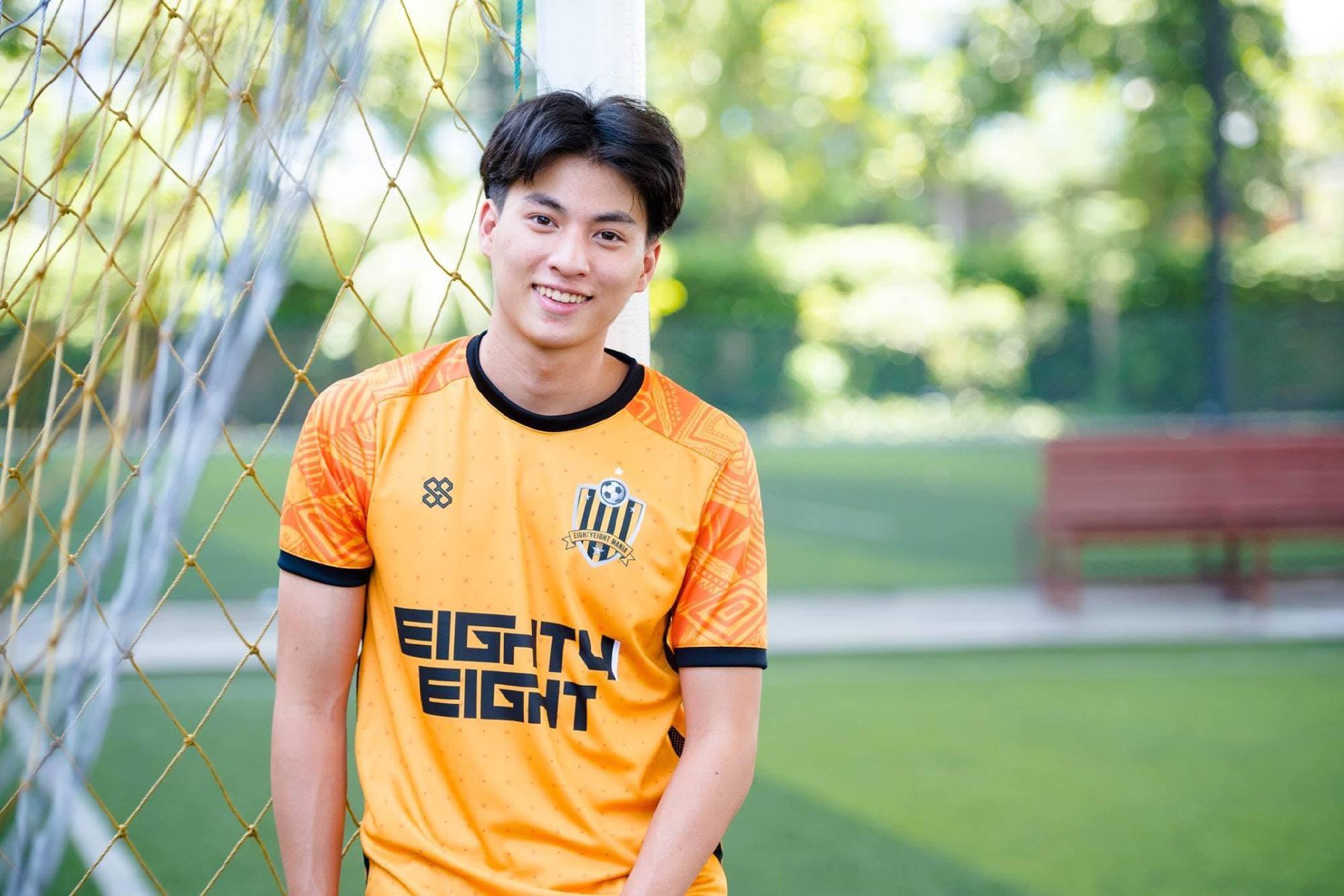 足球少年糕卡娜：热爱足球的他快乐无比