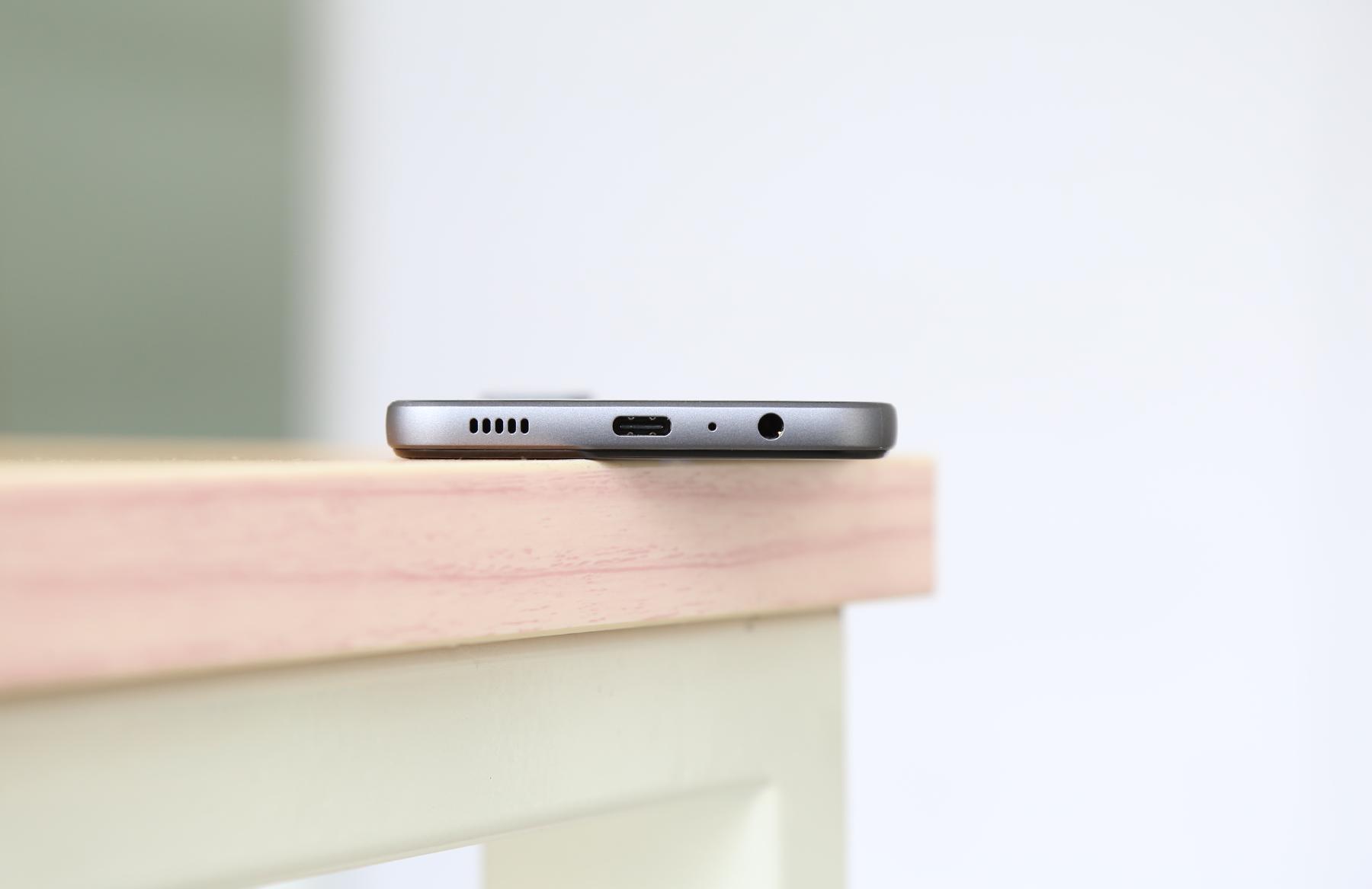 三星galaxyf525g开售,三星galaxyf52官方标配包含哪些