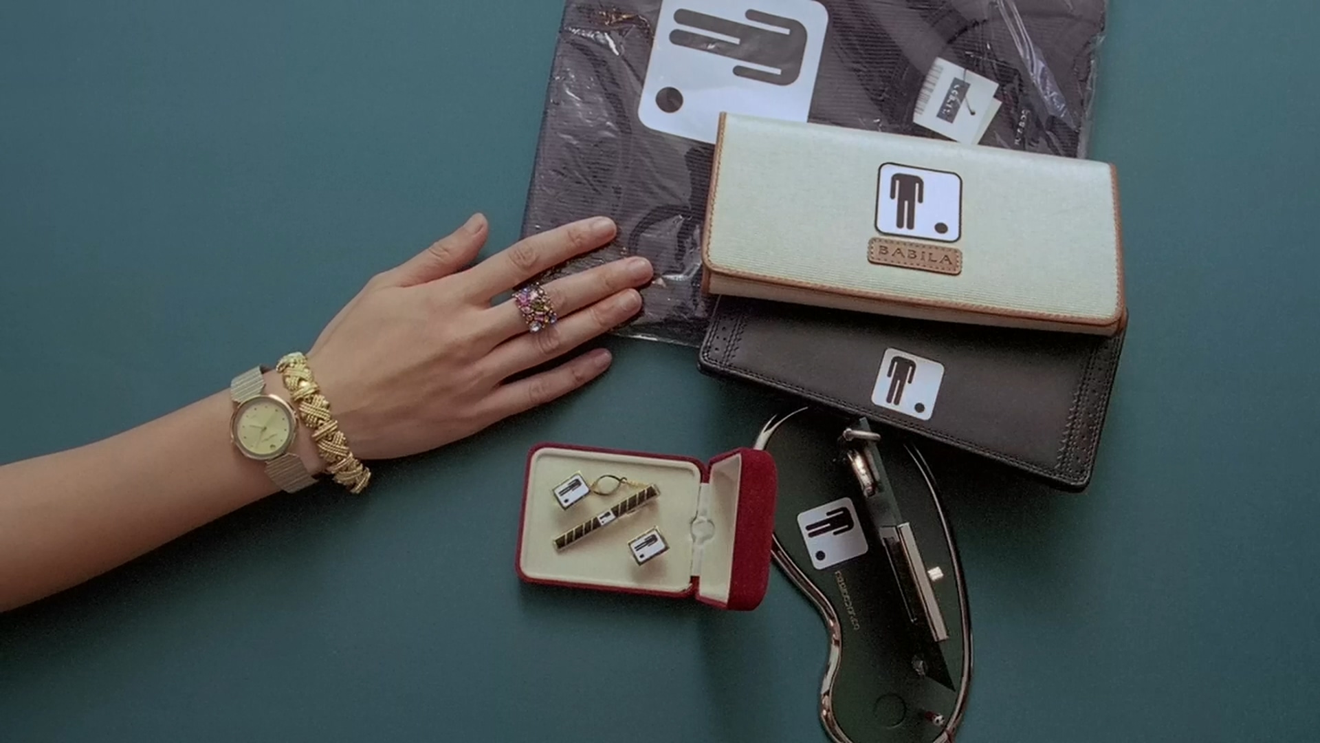 杀手的「特殊服务」让富太太们瞠目结舌，这才是黑色幽默