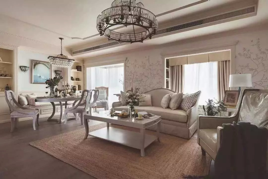 家里装修墙壁太单调怎么办,家里空白墙面怎么装饰实用