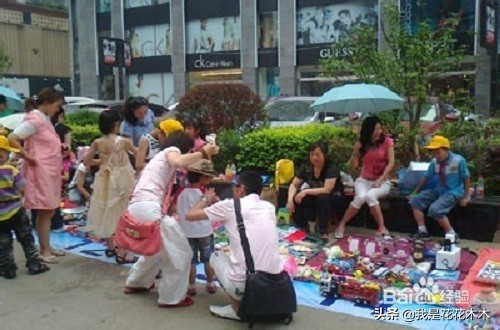 新手摆地摊什么最好卖最赚钱,摆地摊卖什么最赚钱最简单