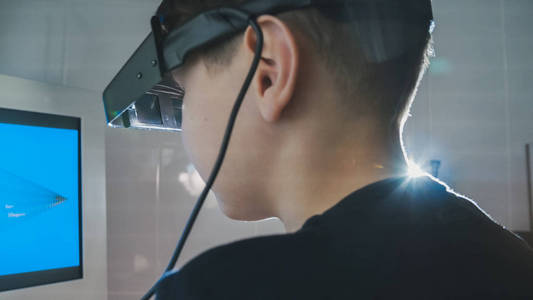 治疗少儿近视的最佳方案,上海少儿近视矫正办法