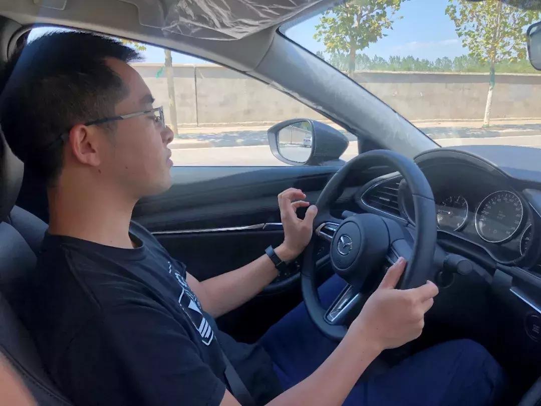 全新马自达三试驾,试驾全新马自达3两厢版视频