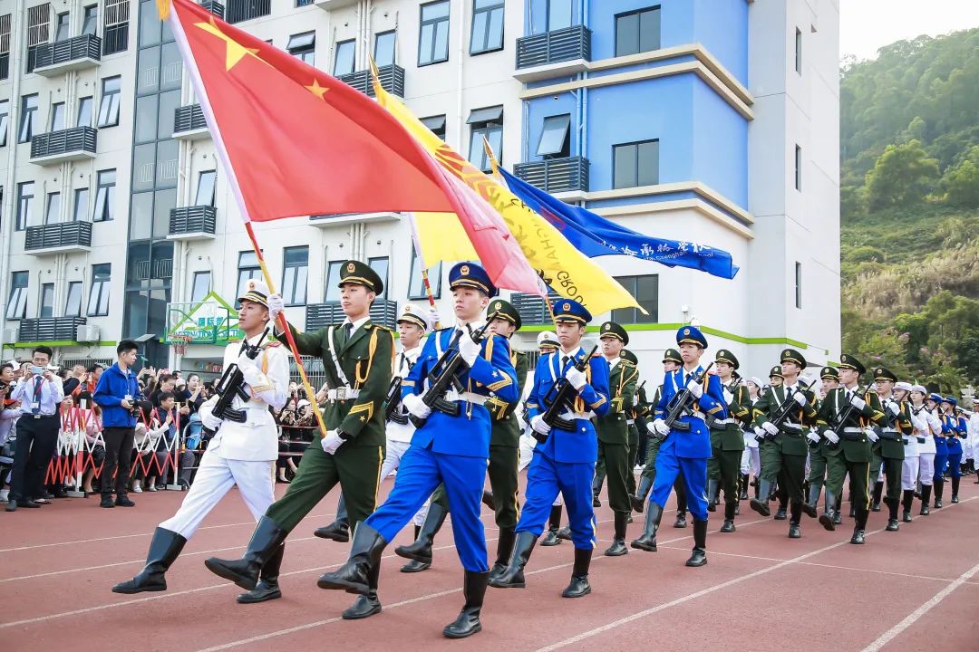 投资10亿，坐标布吉，这是一所被低估的宝藏学校