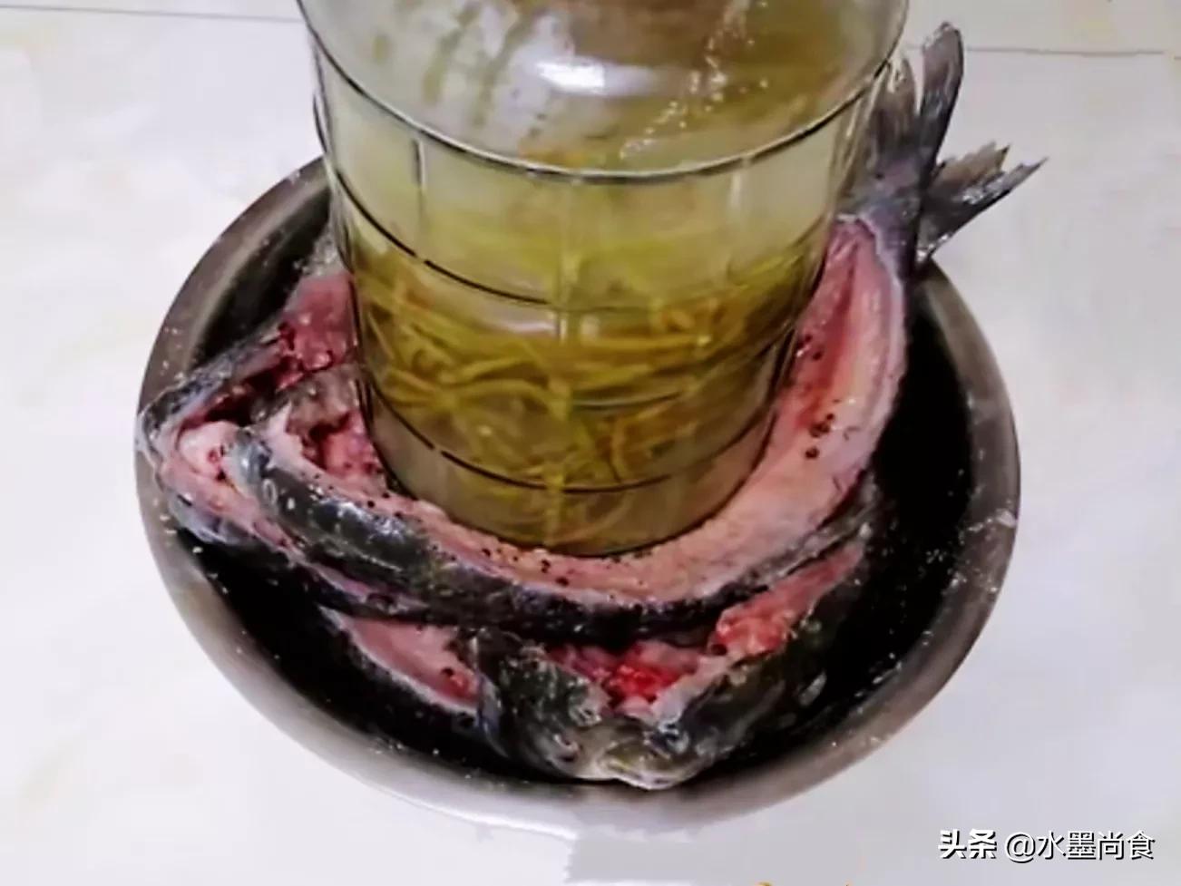 腌腊鱼要不要去除鱼鳞,腌制腊鱼的正确方法