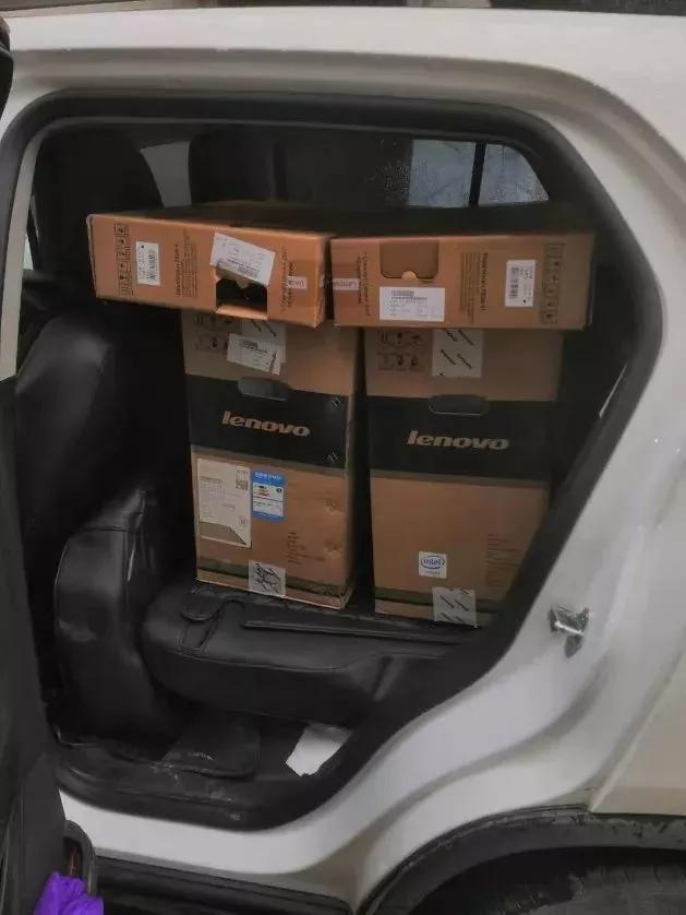 与时间赛跑，为生命逆行，星夜兼程奔向武汉