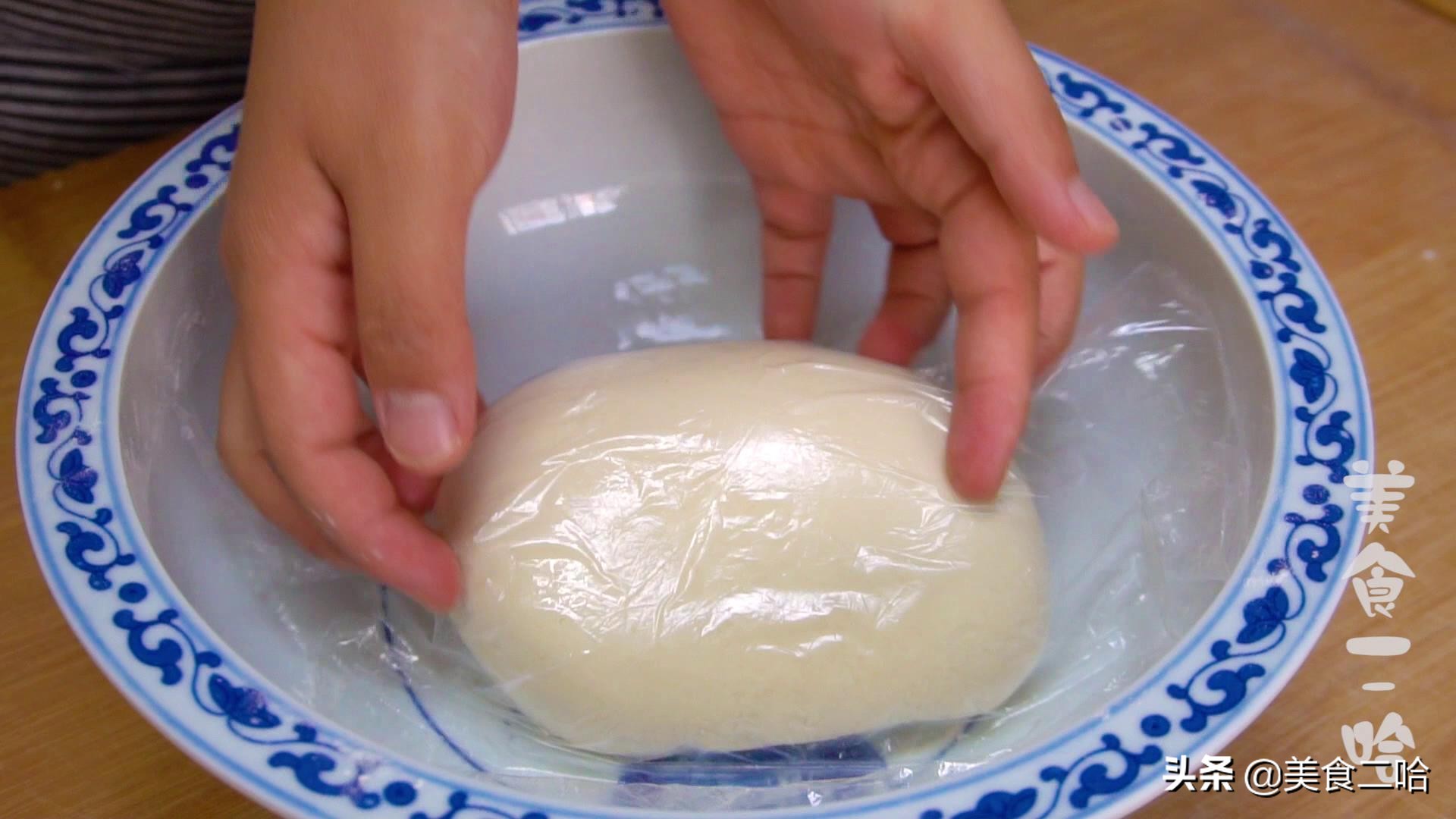 特色小吃手工擀面皮制作,擀面皮和凉皮哪个有嚼劲