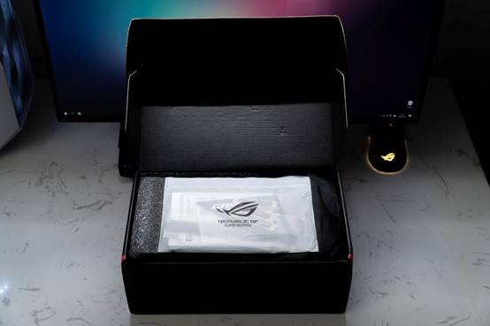 rogstrix雷鹰850g测评,rogstrix雷鹰550w