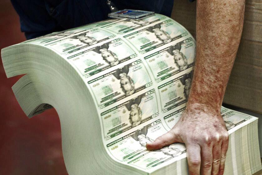 美元霸权很嚣张？俄罗斯：中俄航线的飞机加油，一律不收美元