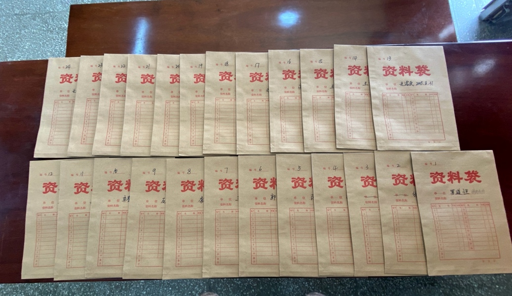 为太平间遗体寻亲：男婴遭弃16年产生40万保存费，工作人员终劝其父签字火化，仍有20多具无人认领