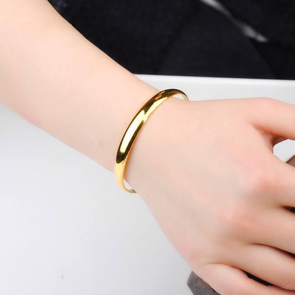 黄金圆棍手镯和扁平手镯优缺点,黄金手镯怎么选才好看