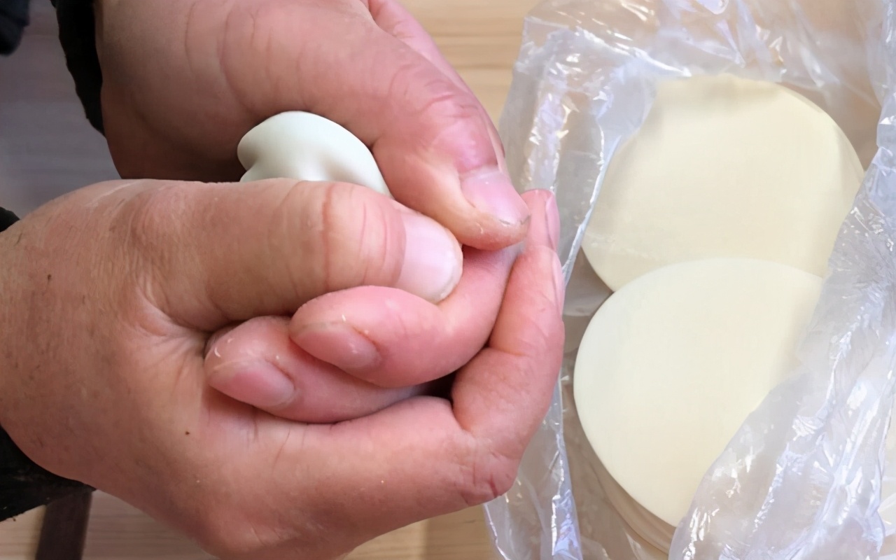 双色花样水饺包法,不会包饺子饺子怎么包才好看