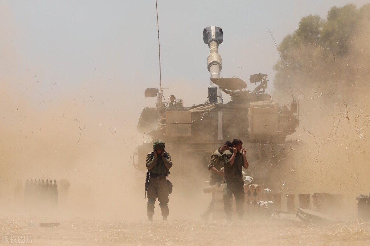 巴以*力暴**冲突加剧牵动全球，美国宣布介入！正在备战世预赛亚洲区40强赛的巴勒斯坦男足，遭以方催泪瓦斯袭击