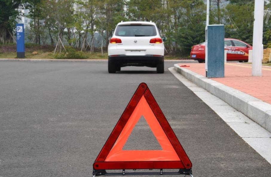 轮胎扎过几次钉子需要更换,汽车轮胎经常扎钉子换什么轮胎好