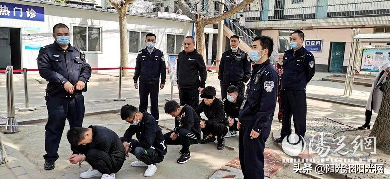 警察抓获卖假烟嫌疑人,卖假烟被民警抓获