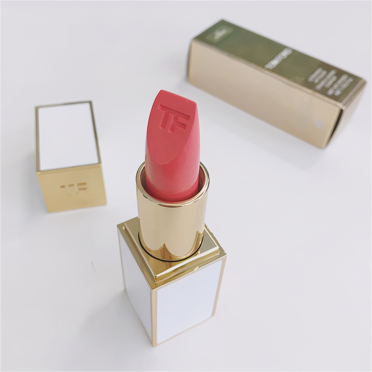 黄皮mm口红图片,黄皮唇纹深的女生适合的口红