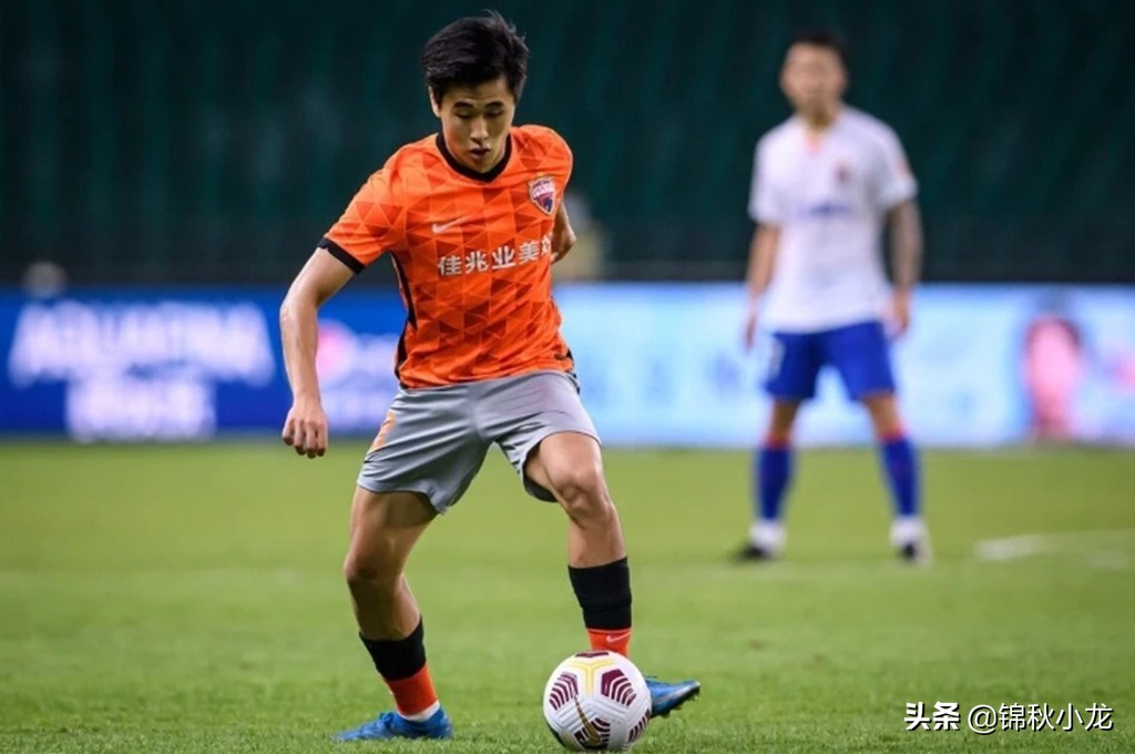 中场现状,中国男足中场谁能盘活