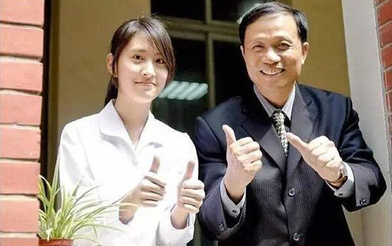 谁是恶魔的同谋？由鲍毓明案看女孩生存的社会文化困境