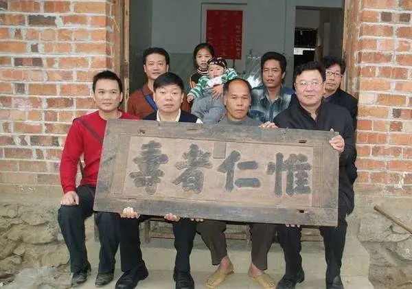 巴马水有多独特,一枝独秀是什么样的魅力