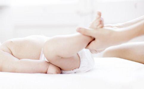 宝宝红屁股是因为纸尿裤质量吗,宝宝红屁股是不是没弄干净啊