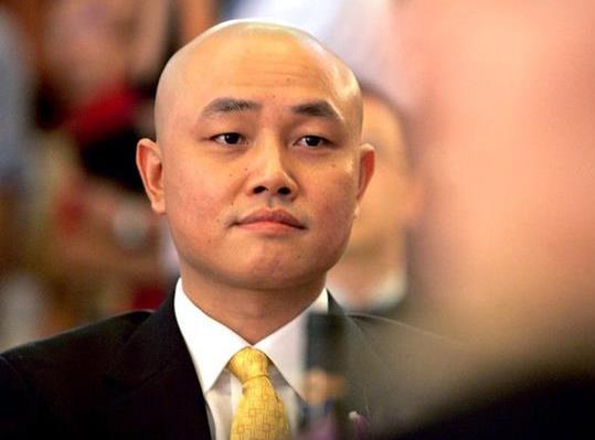 熬过12年铁窗生涯，黄光裕身后原来一直站着“不倒的靠山”