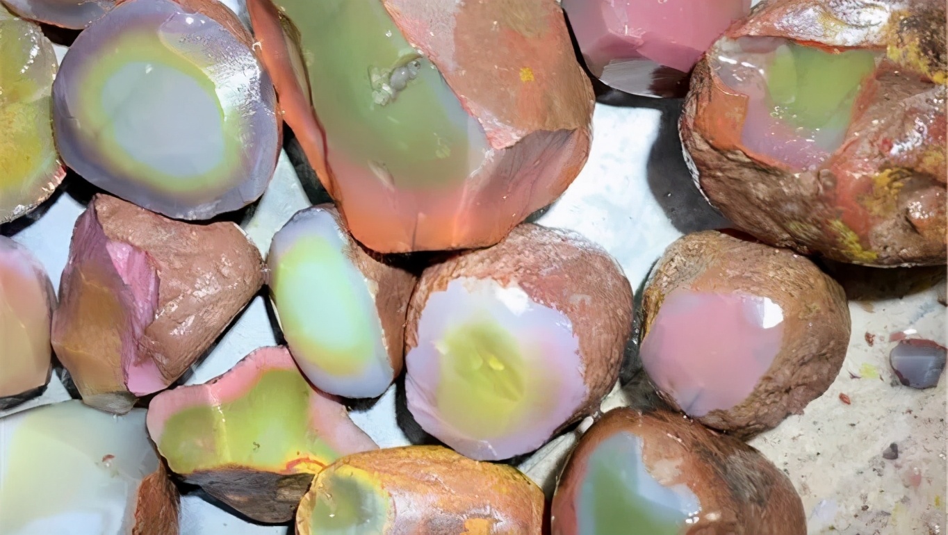 玛瑙五颜六色的珠子,糖果色玛瑙与盐源玛瑙的区别