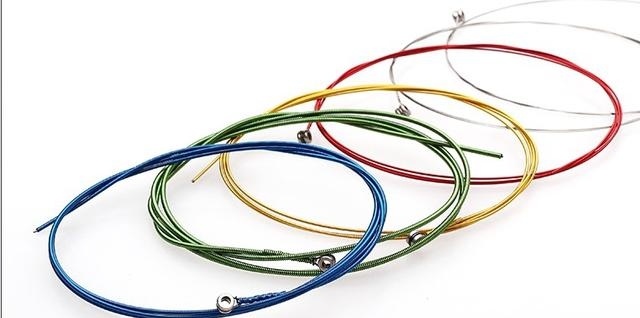 吉他琴弦怎么更换,吉他琴弦断了一根需要全部更换么