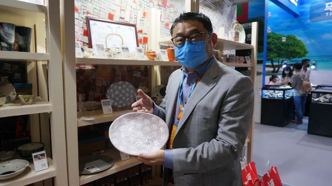 招财猫美浓烧服贸会日本展商拥抱中国电商