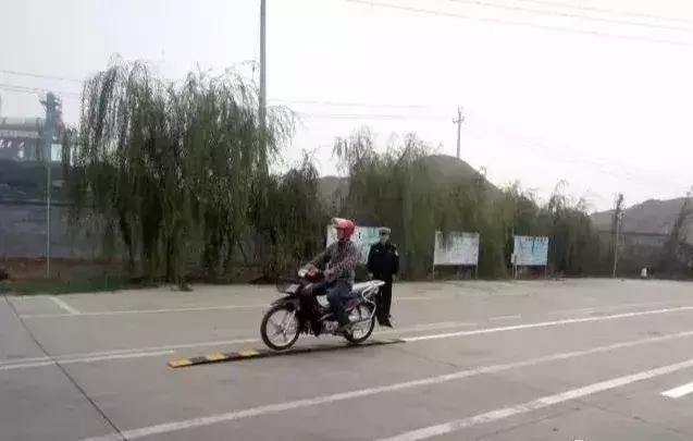 两轮摩托车驾驶证怎样考取,兰州摩托车驾驶证考取流程