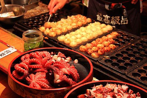 去上海迪士尼，一定要保护好你的水煮毛豆当心被翻走哟