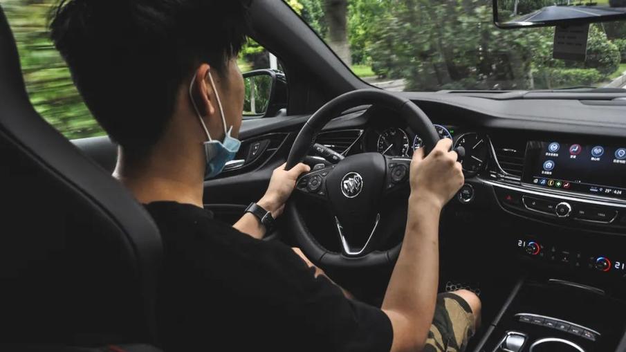 2021款别克君威gs试驾,2017款别克君威gs尊贵皇室蓝试驾