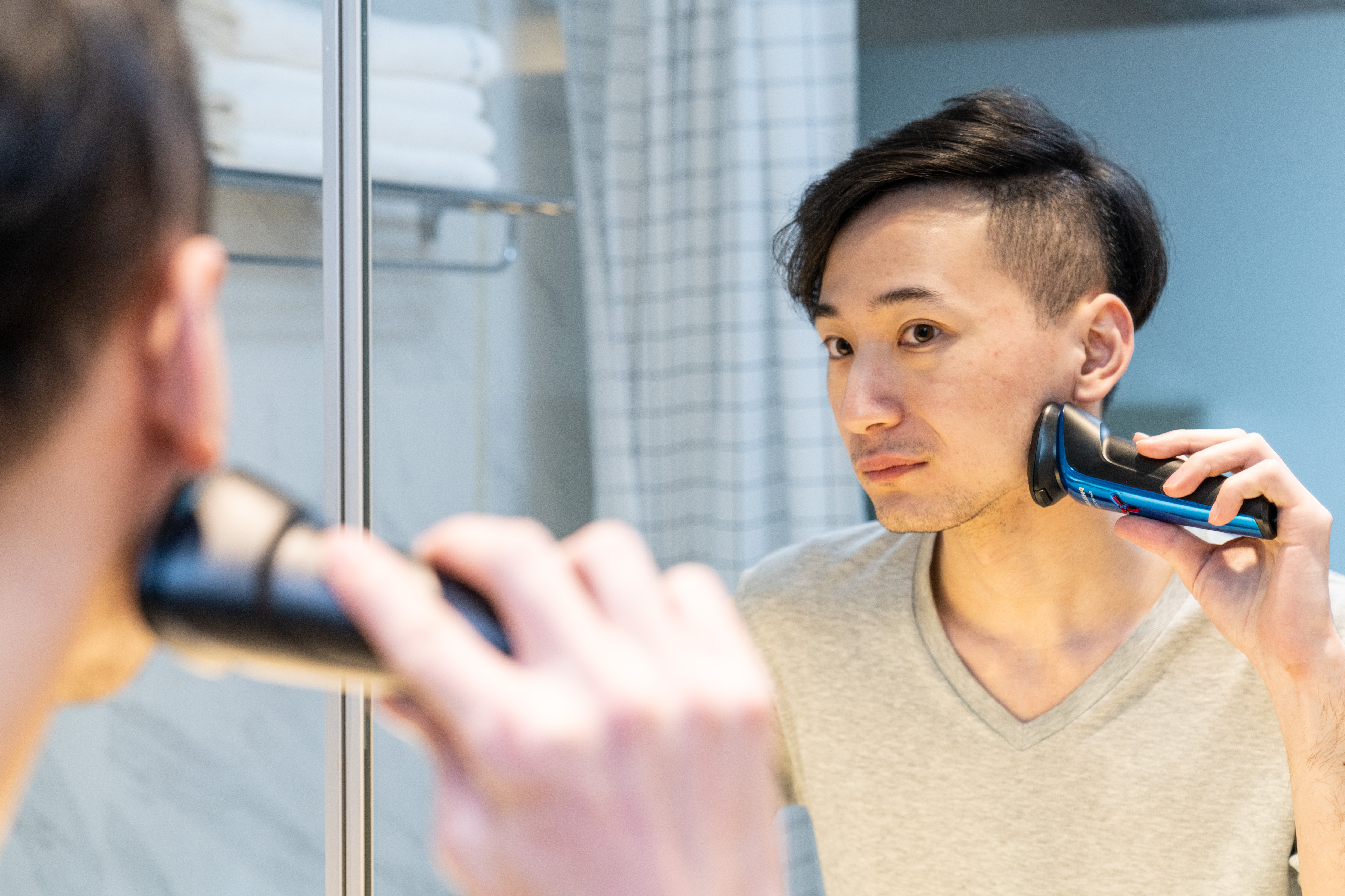 飞利浦s2302剃须刀好用吗,飞利浦电动剃须刀s2303怎么样