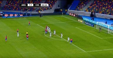 世预赛阿根廷vs乌拉圭梅西破门,阿根廷世预赛3连胜梅西角球中柱