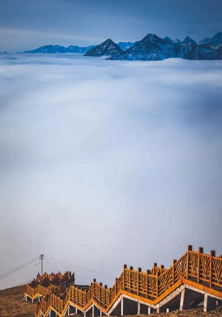 天上人间云海仙境,达瓦更扎云海旅游视频