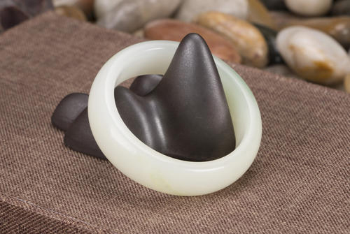 玉雕大师盘点6种假玉，金玉其外却一文不值