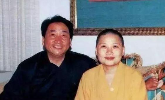 李娜在五台山唱的第一首歌的视频,李娜出家五台山第一次演唱的歌