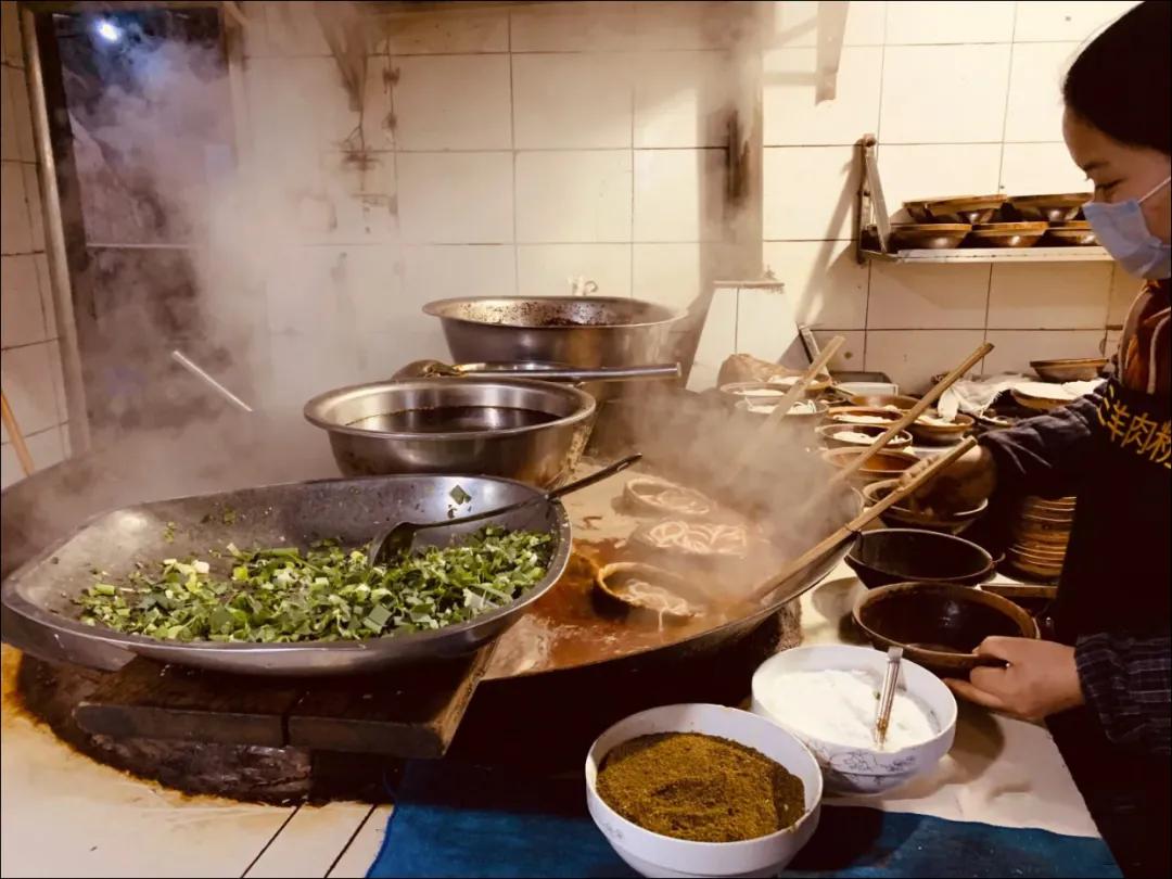 西南大吃省里的嗦粉冠军，这座吃货宜居城市值得关注