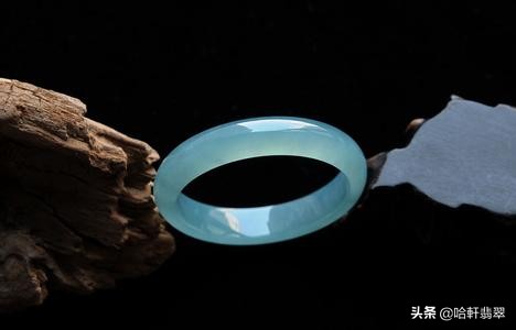 家有闲置的翡翠到哪变现,和田玉和翡翠哪个好变现