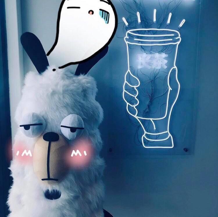 排队喝的奶茶,排队的奶茶