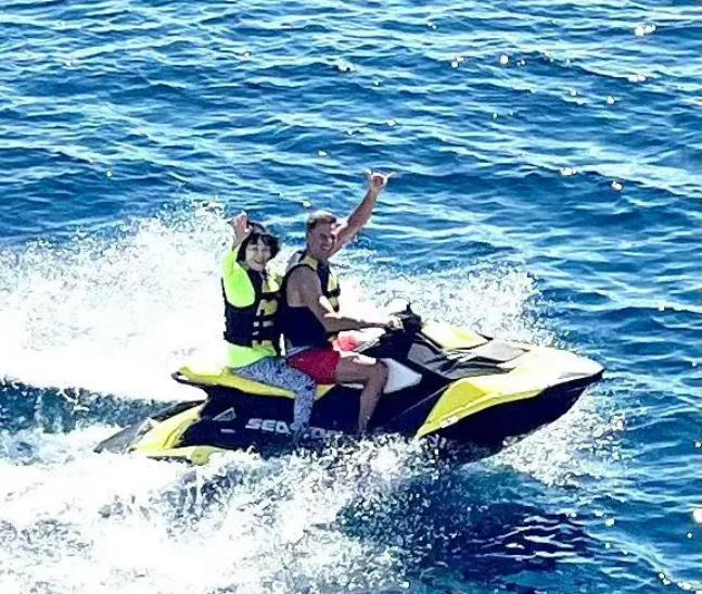 靳羽西人生经历,靳羽西个人经历