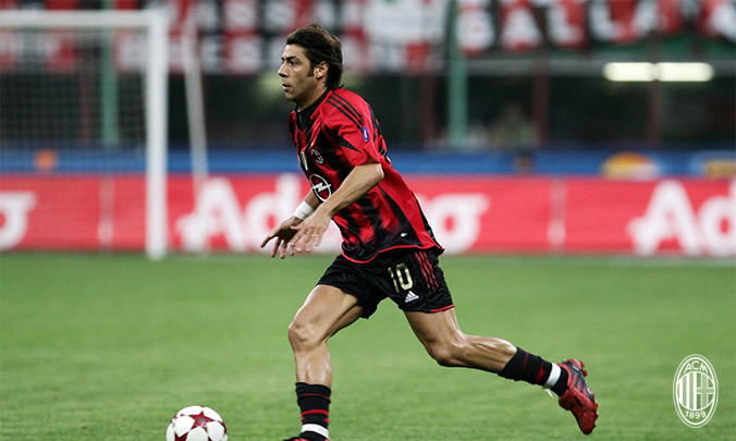 在米兰工作,米兰有意前腰