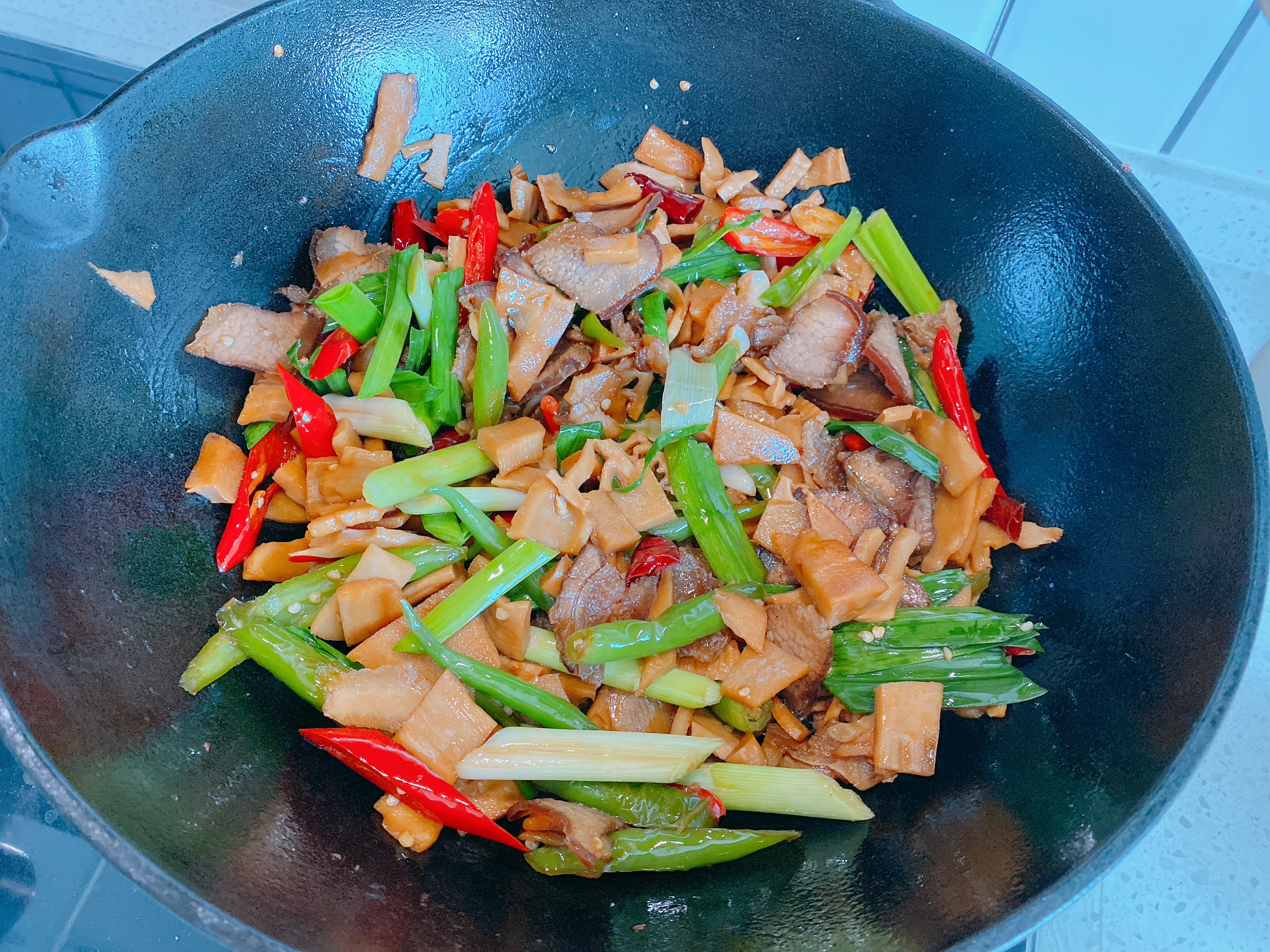 笋干怎么炒才好吃,笋干为何非要肉来做才好吃