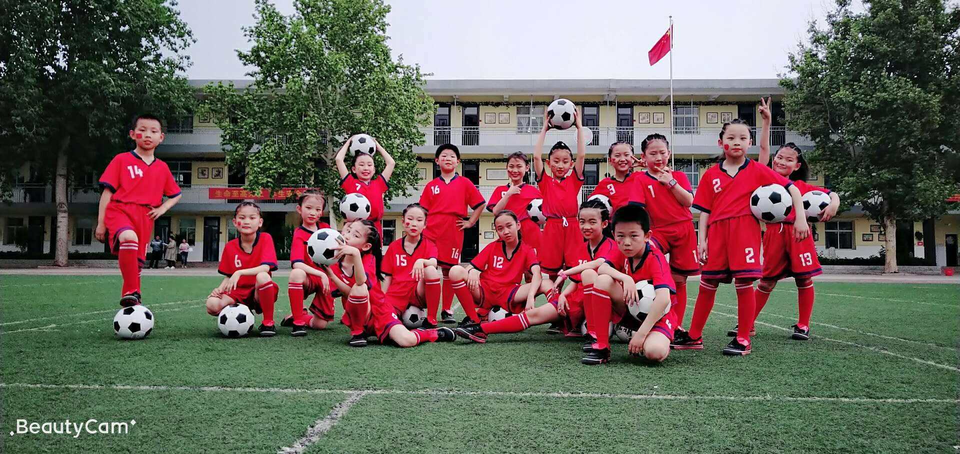 灏忓缁忓吀璇佃娲诲姩鍦嗘弧钀藉箷,灏忓瀹岀編鏀跺畼鍥炲繂鎴愰暱鍘嗙▼