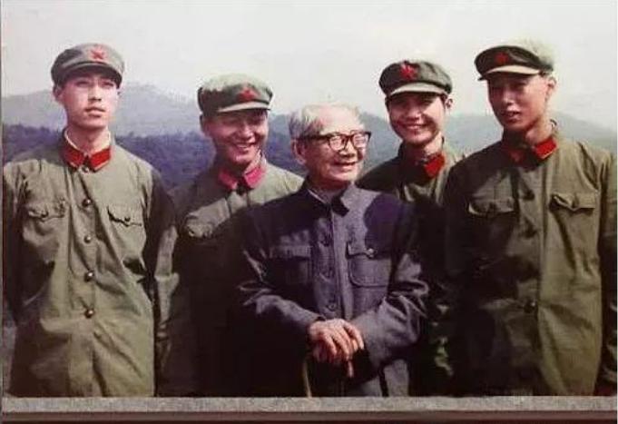 茅以升晚年，10年失两爱妻，六子女怨恨责备，临终只有*女幼**陪伴