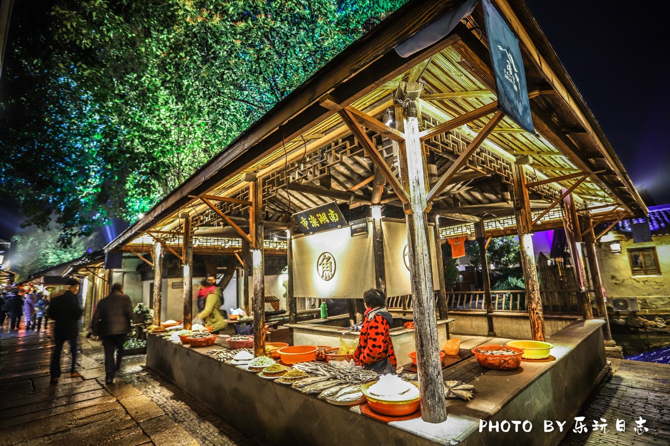江南周庄古镇夜景美如画,推荐一个好的地方周庄古镇