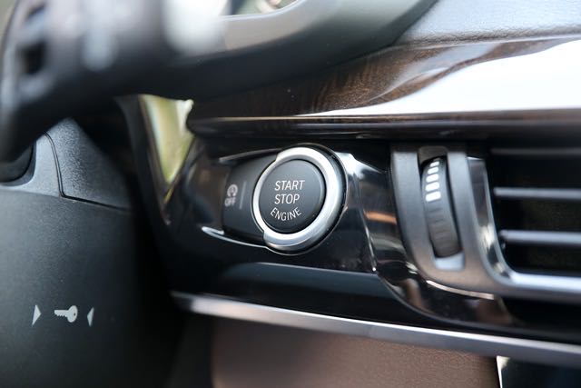 宝马x5m雷霆版2021款油耗,宝马x5油耗2.0t一公里是多少