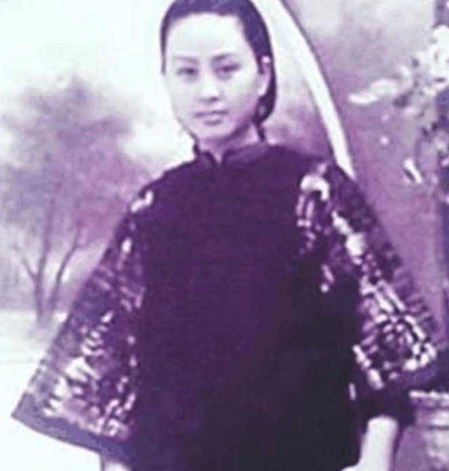 秋瑾：放弃做官太太，为封建女性发声倡导革命，死前曾遭丈夫家暴