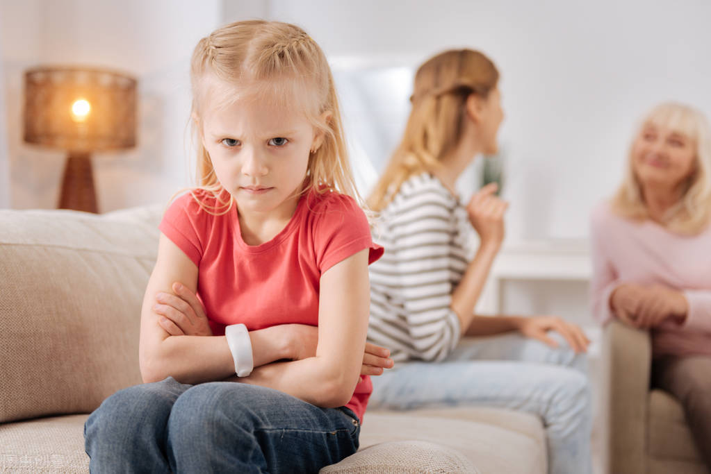 姐妹如果相处不到一起怎么远离她,对于不喜欢的姐妹你会如何对待